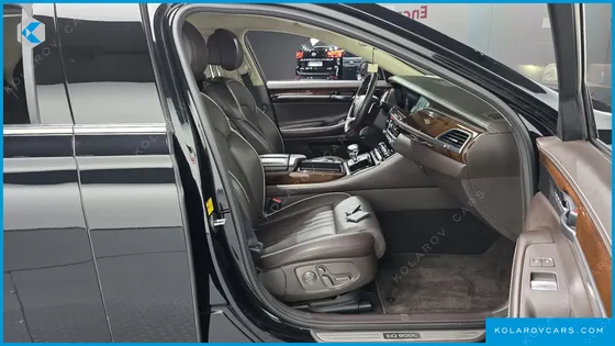 GENESIS EQ900 5.0 GDI AWD LIMOUSINE