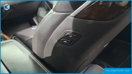 GENESIS EQ900 5.0 GDI AWD LIMOUSINE