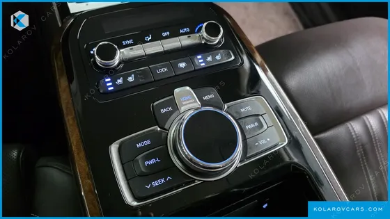 GENESIS EQ900 5.0 GDI AWD LIMOUSINE