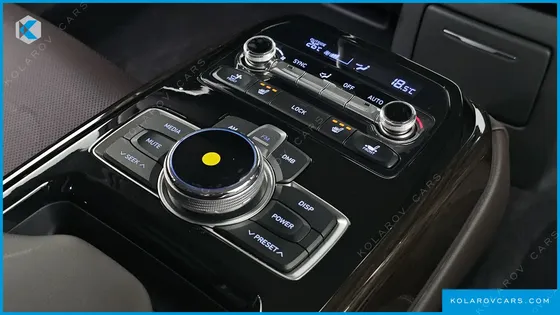 GENESIS EQ900 3.8 GDI AWD