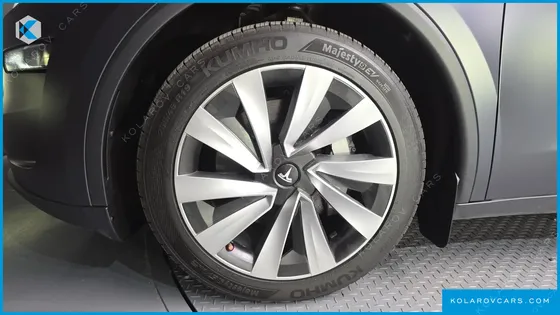 TESLA MODEL Y LONG RANGE AWD