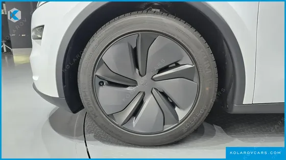TESLA MODEL Y PREMIUM LONG RANGE AWD
