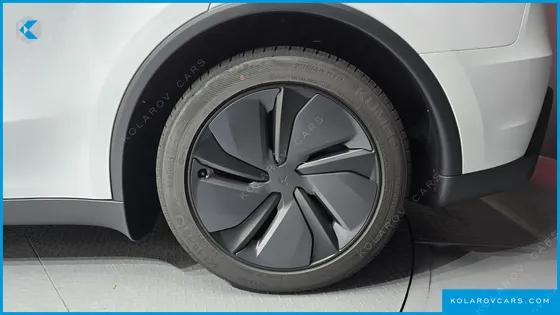 TESLA MODEL Y PREMIUM LONG RANGE AWD