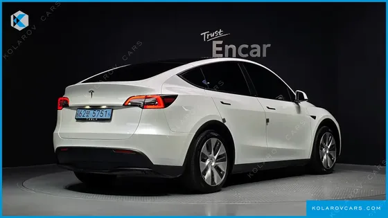 TESLA MODEL Y STANDARD RANGE RWD