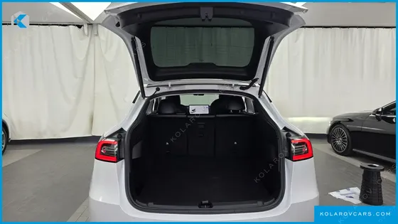TESLA MODEL Y STANDARD RANGE RWD