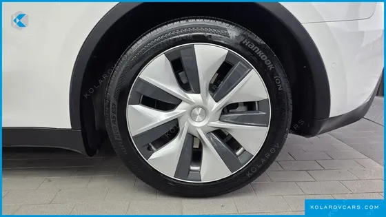 TESLA MODEL Y STANDARD RANGE RWD