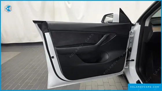 TESLA MODEL Y STANDARD RANGE RWD