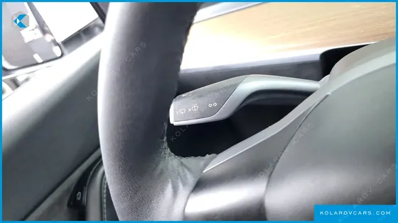 TESLA MODEL Y STANDARD RANGE RWD