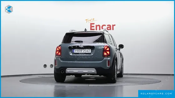 MINI COUNTRYMAN CLASSIC PLUS LAUNCH PACK