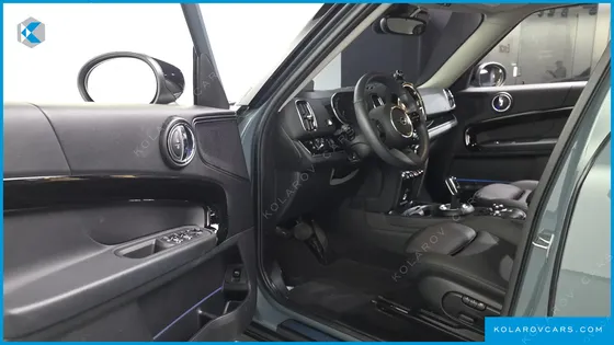 MINI COUNTRYMAN CLASSIC PLUS LAUNCH PACK