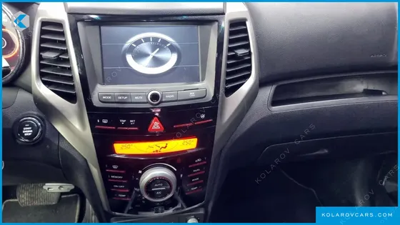KGM - SSANGYONG TIVOLI LX 2WD