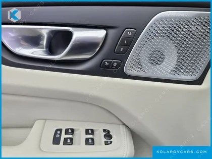 VOLVO XC60 T8 ULTRA BRIGHT