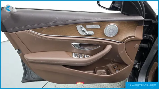 MERCEDES E-CLASS E300E EXCLUSIVE