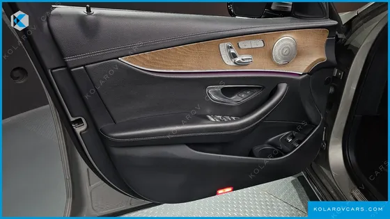 MERCEDES E-CLASS E300E 4MATIC EXCLUSIVE