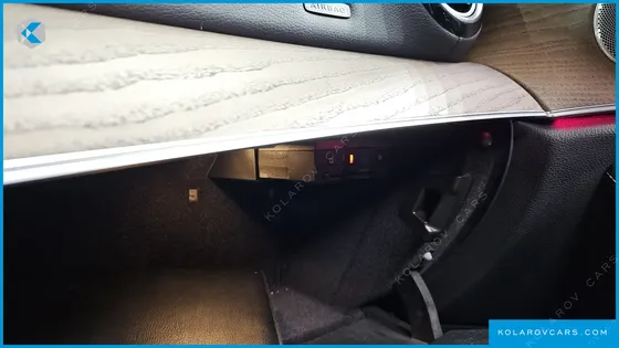 MERCEDES E-CLASS E300E 4MATIC EXCLUSIVE