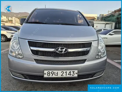 HYUNDAI STAREX 5-SEATER VAN
