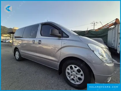 HYUNDAI STAREX 5-SEATER VAN