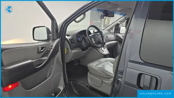 HYUNDAI STAREX 3-SEATER VAN