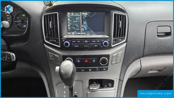 HYUNDAI STAREX 3-SEATER VAN