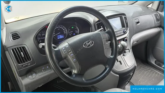 HYUNDAI STAREX 3-SEATER VAN