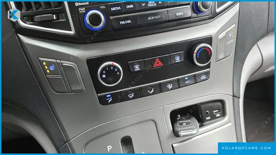 HYUNDAI STAREX 3-SEATER VAN