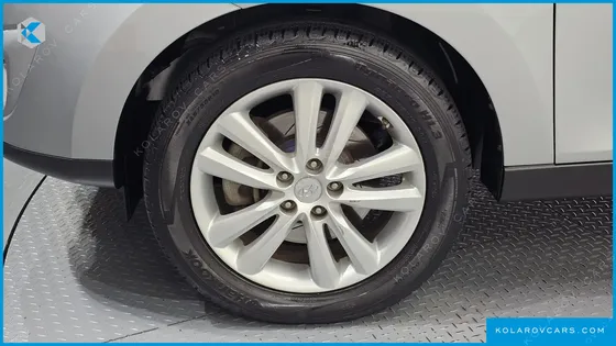 HYUNDAI TUCSON DIESEL 2WD LX20