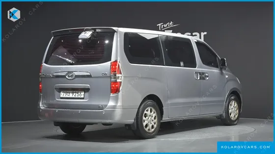 HYUNDAI STAREX 12-SEATER WAGON
