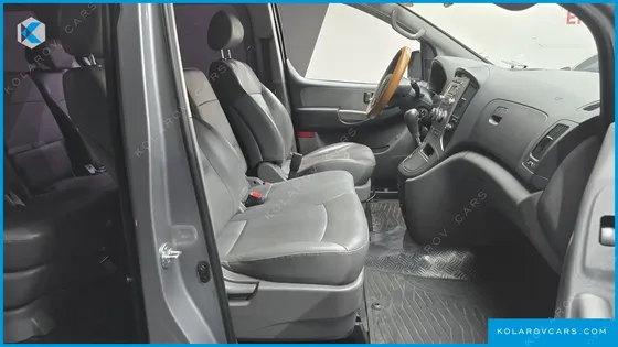 HYUNDAI STAREX 12-SEATER WAGON