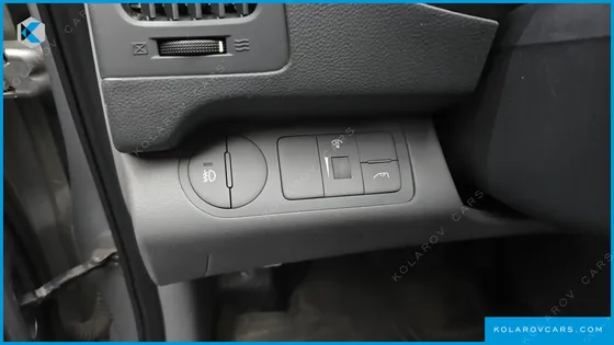 HYUNDAI STAREX 12-SEATER WAGON
