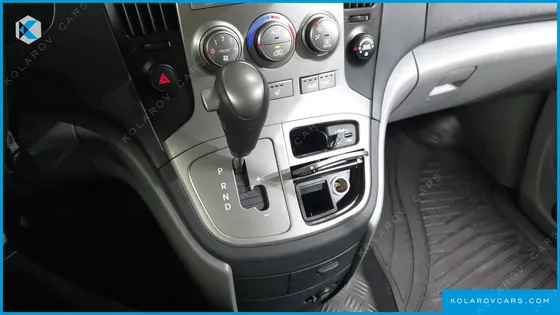 HYUNDAI STAREX 12-SEATER WAGON