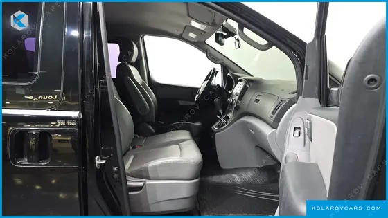 HYUNDAI STAREX 12-SEATER WAGON