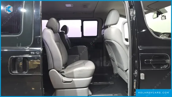 HYUNDAI STAREX 12-SEATER WAGON