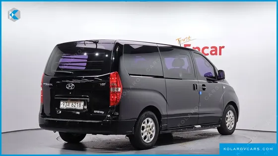 HYUNDAI STAREX 5-SEATER VAN