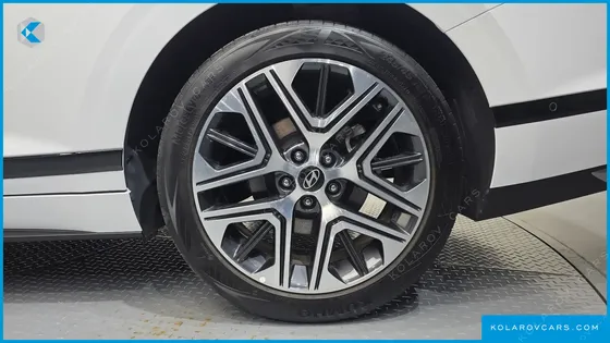 HYUNDAI GRANDEUR 2,5 GASOLINE 2WD