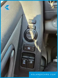 HYUNDAI STAREX 12-SEATER WAGON