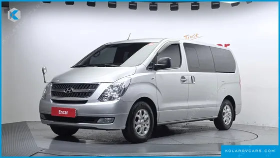 HYUNDAI STAREX 5-SEATER VAN