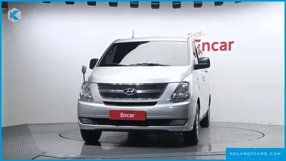 HYUNDAI STAREX 5-SEATER VAN