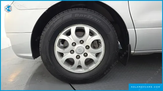 HYUNDAI STAREX 5-SEATER VAN