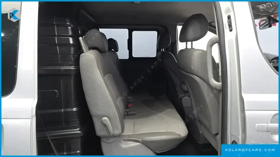 HYUNDAI STAREX 5-SEATER VAN