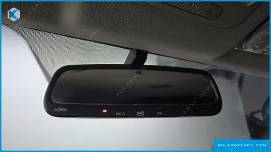 HYUNDAI STAREX 5-SEATER VAN
