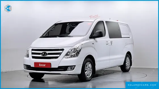 HYUNDAI STAREX 5-SEATER VAN