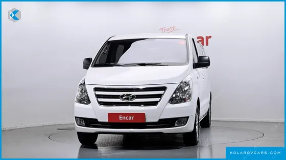 HYUNDAI STAREX 5-SEATER VAN
