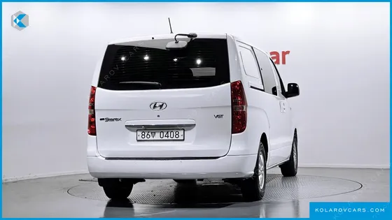 HYUNDAI STAREX 5-SEATER VAN