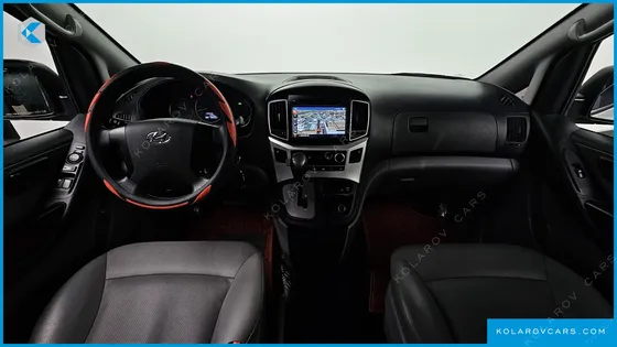 HYUNDAI STAREX 5-SEATER VAN