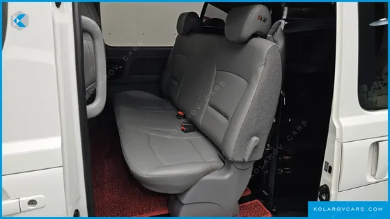 HYUNDAI STAREX 5-SEATER VAN