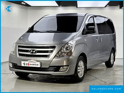 HYUNDAI STAREX 5-SEATER VAN
