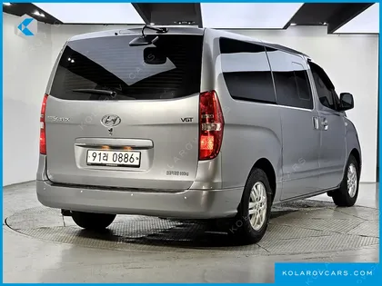 HYUNDAI STAREX 5-SEATER VAN