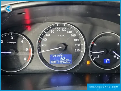 HYUNDAI STAREX 5-SEATER VAN