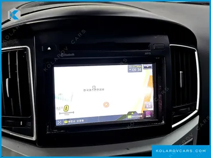 HYUNDAI STAREX 5-SEATER VAN