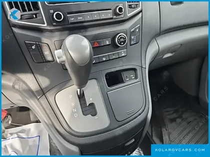 HYUNDAI STAREX 12-SEATER WAGON